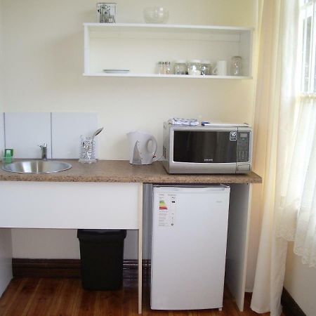 Dee'S Bnb Pretoria-Noord エクステリア 写真