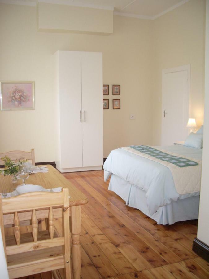 Dee'S Bnb Pretoria-Noord エクステリア 写真
