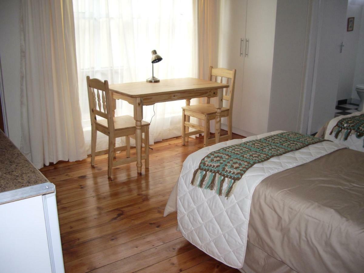 Dee'S Bnb Pretoria-Noord エクステリア 写真