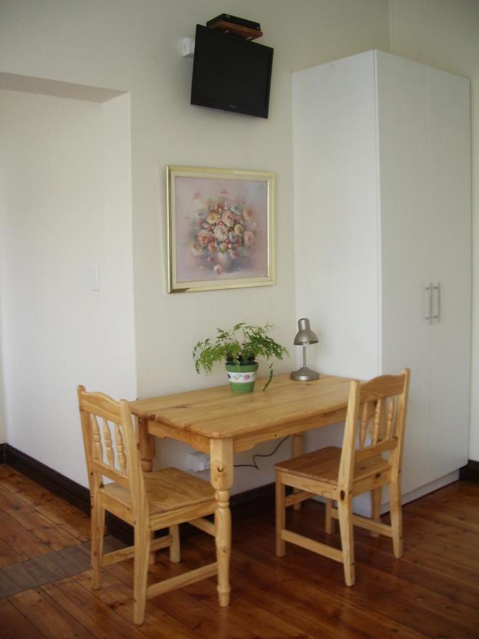 Dee'S Bnb Pretoria-Noord エクステリア 写真